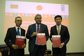 Đại sứ Trung Quốc tại ASEAN, Phó Tổng Thư ký ASEAN và Giám đốc Văn phòng Khu vực châu Á và Thái Bình Dương của UNDP tại cuộc họp. (Ảnh: Đỗ Quyên/Vietnam+)