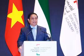 Thủ tướng Phạm Minh Chính phát biểu về chính sách của Việt Nam tại Học viện Ngoại giao Anwar Gargash. (Ảnh: Dương Giang/TTXVN)
