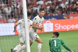 Thái Lan ngược dòng hạ Singapore để sớm vào bán kết AFF Cup 2024. (Nguồn: CNA)