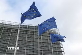 Cờ Liên minh châu Âu tại Brussels, Bỉ. (Ảnh: THX/TTXVN)