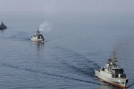 Tàu hải quân Iran tham gia cuộc diễn tập quân sự Valayat-90 tại eo biển Hormuz. (Nguồn: Sputnik/TTXVN)