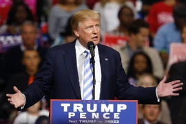 Ông Donald Trump trong chiến dịch vận động tranh cử ở Cleveland, Ohio ngày 22/10. (Nguồn: AFP/TTXVN)