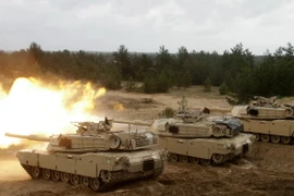 Xe tăng của quân đội Mỹ trong cuộc tập trận Saber Strike tại Latvia ngày 11/6. (Nguồn: EPA/TTXVN)