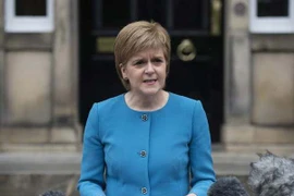 Thủ hiến Scotland Nicola Sturgeon trả lời báo giới tại Edinburgh, Scotland ngày 25/6. (Nguồn: AFP/TTXVN)