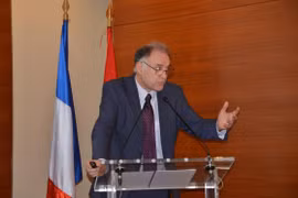 Ông Philippe Yvergniaux, Vụ trưởng Vụ Hợp tác quốc tế Business France trình bày tham luận tại hội thảo. (Ảnh: Bích Hà/Vietnam+)
