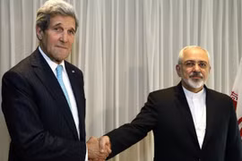 Ngoại trưởng Mỹ John Kerry và người đồng cấp Iran Mohammad Javad Zarif. (Nguồn: chathamhouse.org)