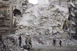 Cảnh đổ nát do xung đột ở Qatarji, ngoại ô thành phố Aleppo ngày 17/10. (Nguồn: AFP/TTXVN)