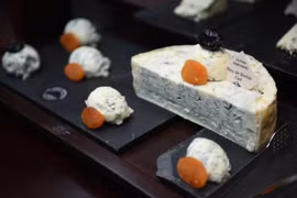 Tiệc buffet phômai. (Ảnh: Khách sạn Metropole Hà Nội)