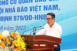 Ông Nguyễn Đức Lợi, Phó Chủ tịch Thường trực Hội Nhà báo Việt Nam, phát biểu tại Hội nghị. (Ảnh: Hữu Chí/TTXVN)