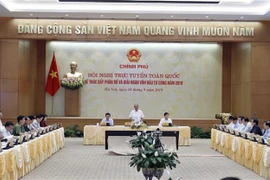 Thủ tướng Nguyễn Xuân Phúc phát biểu tại Hội nghị trực tuyến toàn quốc về thúc đẩy phân bổ và giải ngân vốn đầu tư công năm 2019. (Ảnh: Thống Nhất/TTXVN)