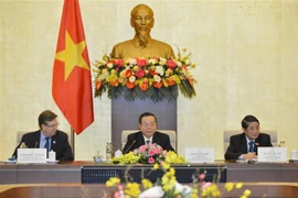 Phó Chủ tịch Quốc hội Phùng Quốc Hiển phát biểu tại buổi tiếp. (Ảnh: Dương Giang/TTXVN)