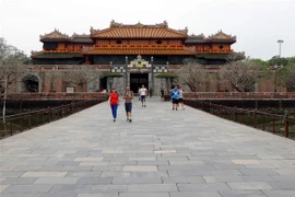 Thưa thớt khách du lịch tham quan Cố đô Huế do tác động của dịch bệnh COVID-19. (Ảnh: Đỗ Trưởng/TTXVN)
