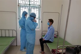 Theo dõi sức khỏe của một du học sinh. Ảnh minh họa. (Ảnh: Đinh Tuấn/TTXVN)