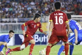 Tuấn Anh (số 8) chắc chắn là cái tên được kỳ vọng nhất. Tiền vệ sáng tạo của Hoàng Anh Gia Lai đã bình phục sau sáu tháng chấn thương đầu gối. Cả đội tuyển quốc gia và U22 Việt Nam đều đang chờ anh trở lại. (Ảnh: Minh Chiến/Vietnam+)