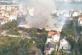 Toàn cảnh vụ cháy tại ​khu vực hồ Tây.