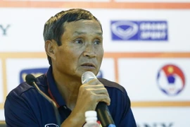 Huấn luyện viên Mai Đức Chung vấp phải sự phản đối lớn ngay trong ngày lên tuyển đầu tiên. (Ảnh: Minh Chiến/Vietnam+)