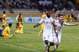 Chất lượng ngoại binh là sự khác biệt giúp Hà Nội FC đánh bại Sông Lam Nghệ An hôm qua. (Ảnh: Tá Hiển/Vietnam+)