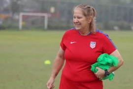 Bà Lisa Hamilton tin rằng bóng đá nữ Việt Nam có tiềm năng phát triển rất lớn. (Ảnh: Huy/Vietnam+)