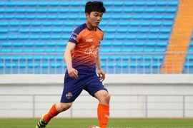 Xuân Trường có trận đá chính hiếm hoi dù chỉ là ở đội dự bị Hàn Quốc. (Ảnh: Gangwon)