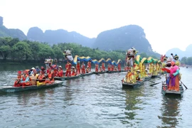 Lễ hội thu hút rất đông du khách. (Ảnh: Đức Phương/TTXVN)