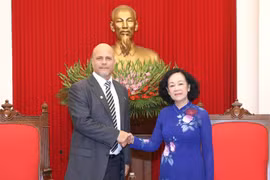 Thường trực Ban Bí thư Trương Thị Mai tiếp ôngGerardo Hernandez Nordelo, Chủ tịch Ủy ban Bảo vệ Cách mạng Cuba. (Ảnh: Phương Hoa/TTXVN)