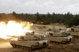 Xe tăng của quân đội Mỹ trong cuộc tập trận Saber Strike tại Latvia ngày 11/6. (Nguồn: EPA/TTXVN)