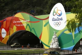 Ápphích quảng cáo Thế vận hội mùa Hè Olympic 2016 tại thành phố Rio de Janeiro ngày 28/6. (Nguồn: EPA/TTXVN)