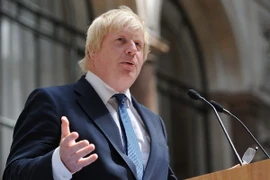 Ngoại trưởng Anh Boris Johnson phát biểu tại thủ đô London ngày 14/7. (Nguồn: AFP/TTXVN)
