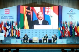 Thủ tướng Chính phủ Nguyễn Xuân Phúc dự và phát biểu tại Lễ bế mạc Diễn đàn Doanh nghiệp Á-Âu lần thứ 15. (Ảnh: Thống Nhất/TTXVN)