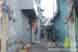 Hai thanh niên chết gục trên đường, người có nhiều vết đâm