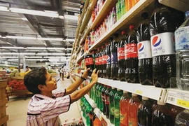 Coca-Cola và Pepsi được bày bán trong một cửa hàng ở Myanmar. (Nguồn: chiangraitimes.com)