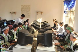 Học sinh Cao Bằng được tiếp cận dịch vụ Internet. (Ảnh: Viettel/Vietnam+)