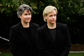 Mary Cheney (phải) và Heather Poe. (Nguồn: katu.com)
