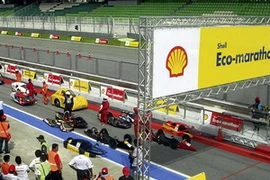 Các đội tham dự cuộc thi chế tạo xe tiết kiệm nhiên liệu Shell Eco-Marathon châu Á 2012. (Nguồn: Inquirer)
