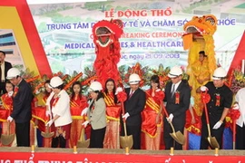 Lễ khởi công xây dựng trung tâm. (Ảnh: Nguyễn Thị Thảo/Vietnam+)