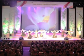 Lễ khai mạc và chương trình văn hóa nghệ thuật để lại nhiều ấn tượng sâu đậm trong lòng khán giả. (Ảnh: Hữu Thắng/Vietnam+).