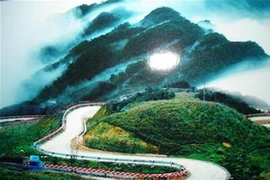 Mẫu Sơn như một “bức tranh thủy mặc”. (Nguồn: Tiền Phong)