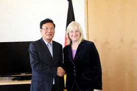 Bộ trưởng Kuehne-Hoermann tiếp và làm việc với Bộ trưởng Phạm Vũ Luận. (Ảnh: Văn Long-Thanh Hải/Vietnam+)