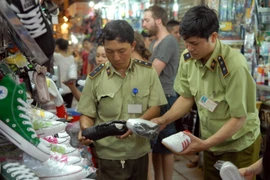 Buôn bán hàng nhập lậu tại Thành phố Hồ Chí Minh tăng đột biến