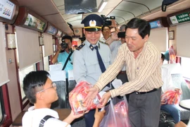 Ga Sài Gòn phục vụ hơn 7.000 hành khách trong ngày đầu năm