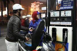 Giá dầu thế giới giảm tác động thế nào tới kinh tế Việt Nam?