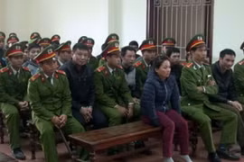 Vụ mua bán 541 bánh heroin tại Hòa Bình: Đề nghị 8 án tử hình