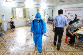 Hà Nội rà soát, xét nghiệm COVID-19 tất cả người trở về từ Đà Nẵng. (Ảnh: Thành Đạt/TTXVN)