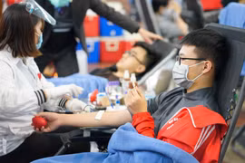 [Photo] Những giọt máu nghĩa tình cứu người giữa ngày đông lạnh