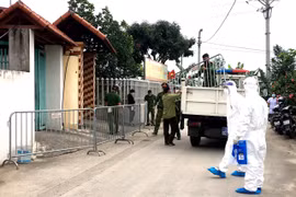 Hà Nội cách ly 4 thôn của Gia Lâm do có học sinh dương tính với SARS-CoV-2. (Ảnh: Mạnh Khánh/TTXVN)