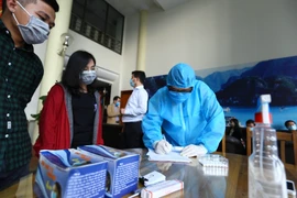 [Mega Story] Những lễ tân đặc biệt trong 'khách sạn COVID-19'