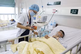 Bệnh nhân điều trị tại Trung tâm Hô hấp, Bệnh viện Bạch Mai. (Ảnh: CTV/Vietnam+)