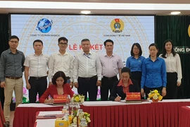 Công đoàn Y tế Việt Nam tổ chức Lễ ký kết thỏa thuận hợp tác với các đối tác. (Ảnh: PV/Vietnam+)