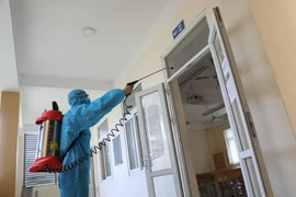 Hà Nội: Tăng cường khử khuẩn, nâng cao công tác phòng dịch tại các điểm thi. (Ảnh: Thanh Tùng/TTXVN)