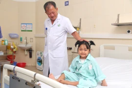 Sau 3 tuần phẫu thuật, bệnh nhi đã hồi phục sức khỏe rất tốt. (Ảnh: PV/Vietnam+)